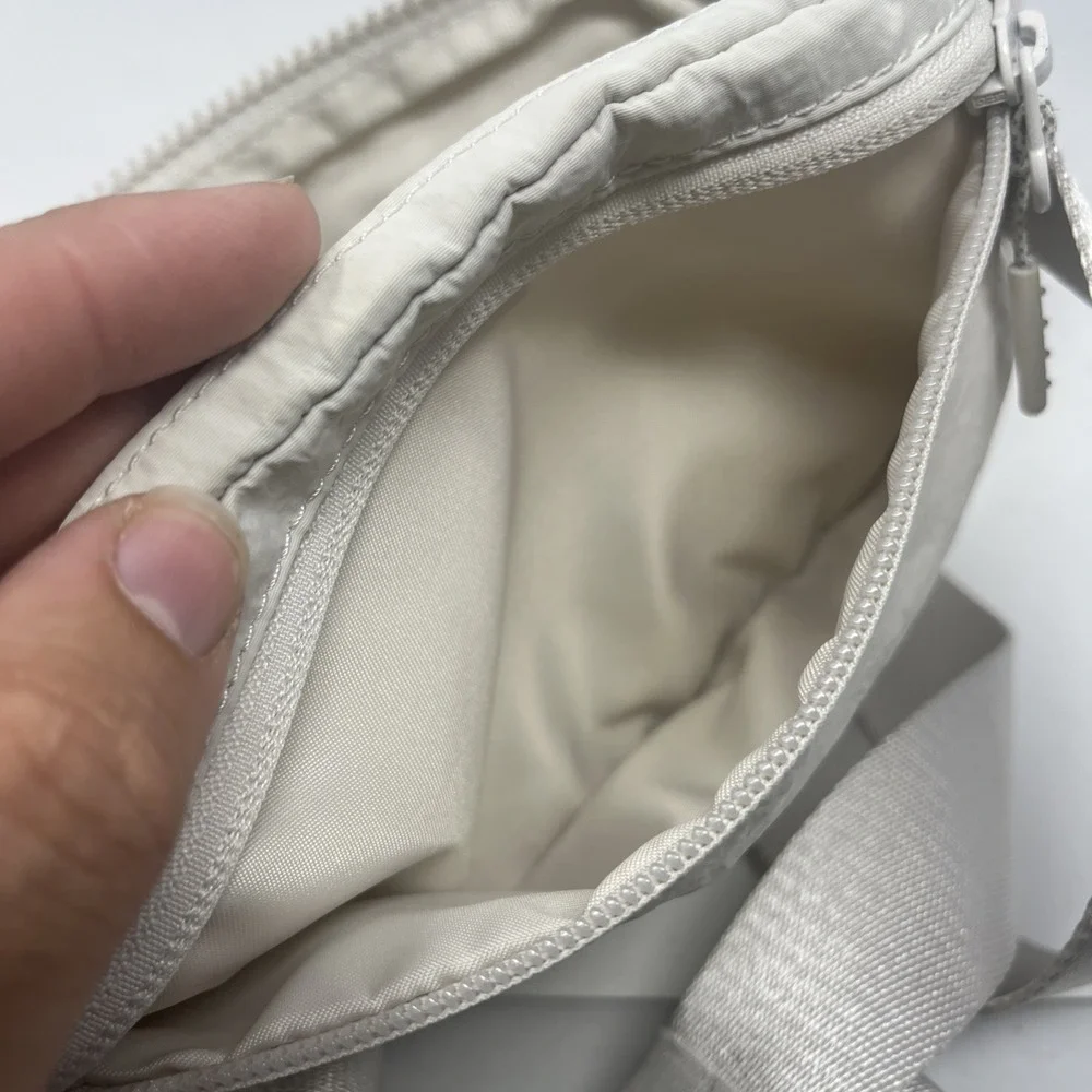 Lululemon Everywhere Belt Bag 1L ONE SIZE Off White Ivory LU9AZ5S -Preowned